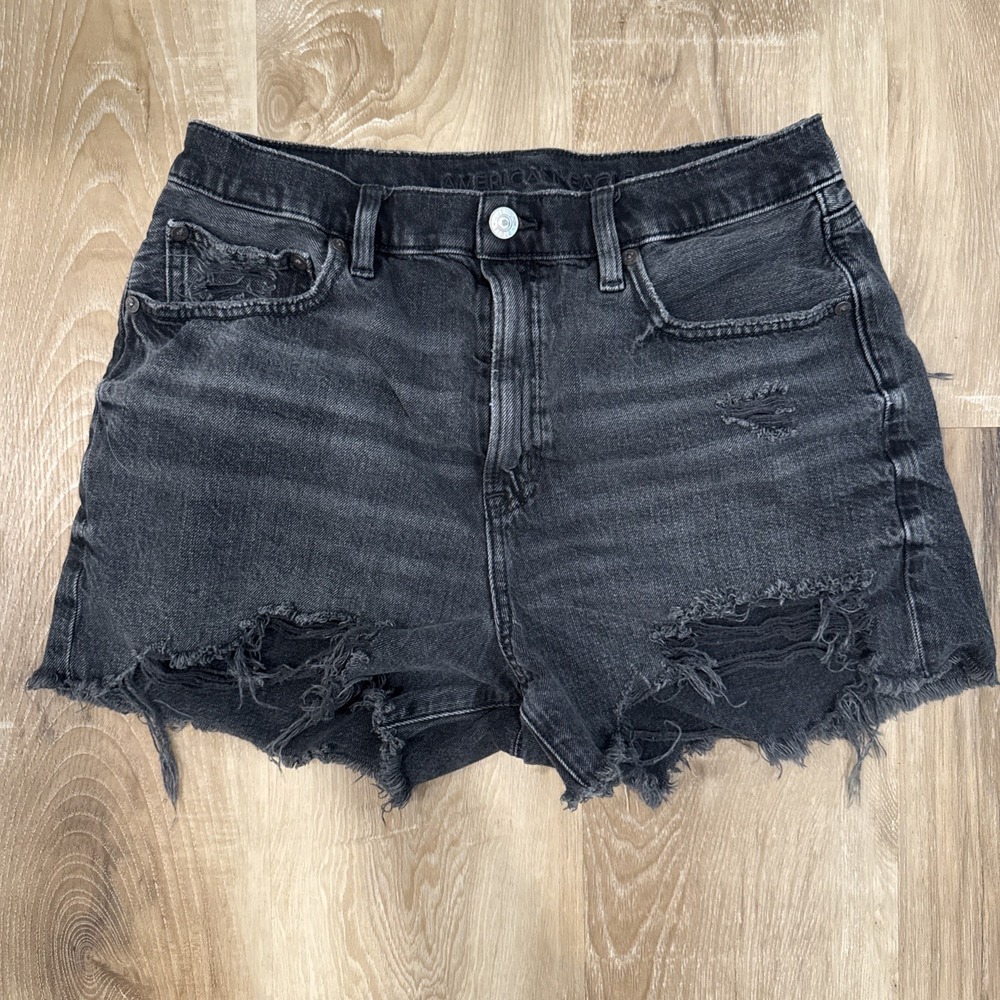American Eagle Highest Rise 90s Boyfriend Short Size 10 Black Destroyed Festival